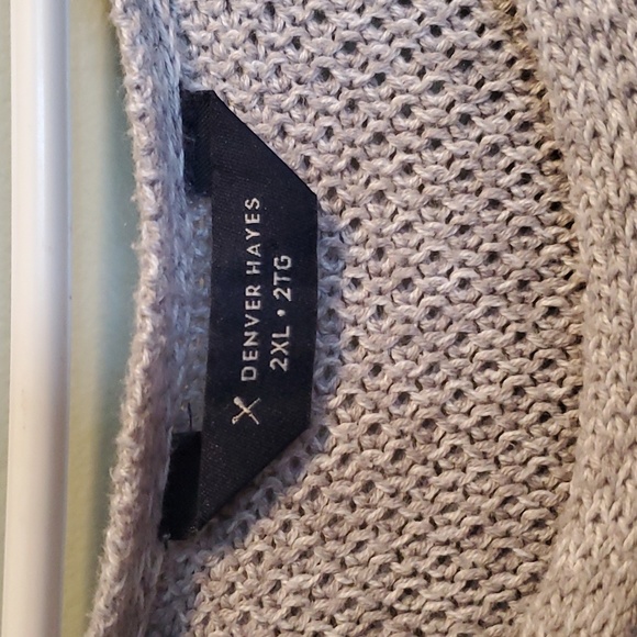 Denver Hayes sweater - Picture 2 of 3